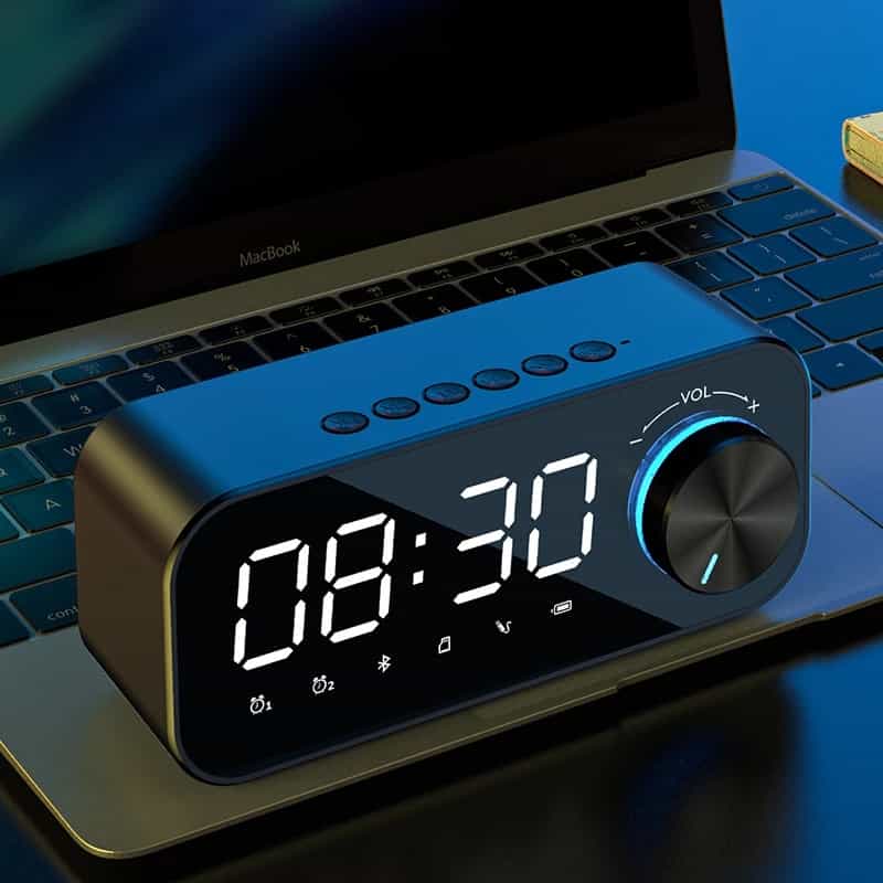 منبه رقمي بسماعة بلوتوث يظيف ديكور عصري - Un réveil numérique avec haut-parleur Bluetooth